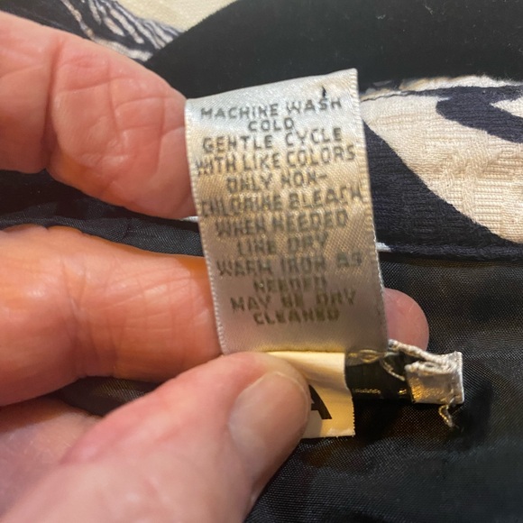 Chico’s Swing Marissa bold floral Jacket - Picture 10 of 10